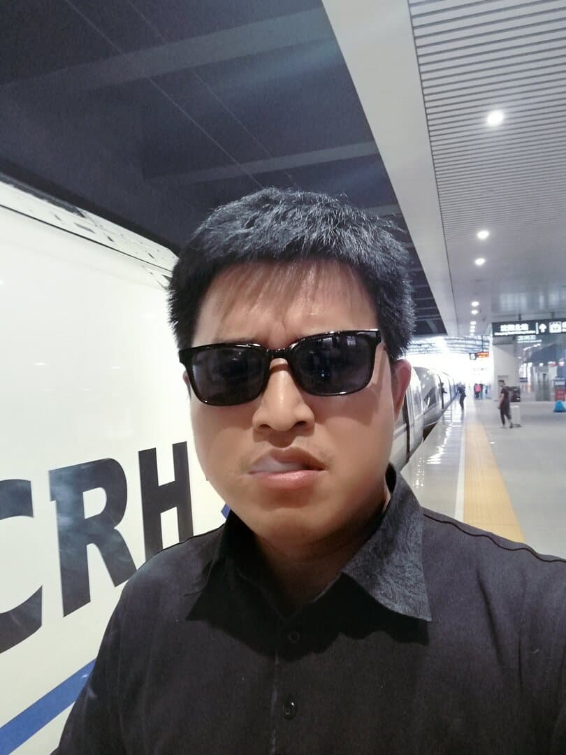 沈阳北站，下车拍照留念