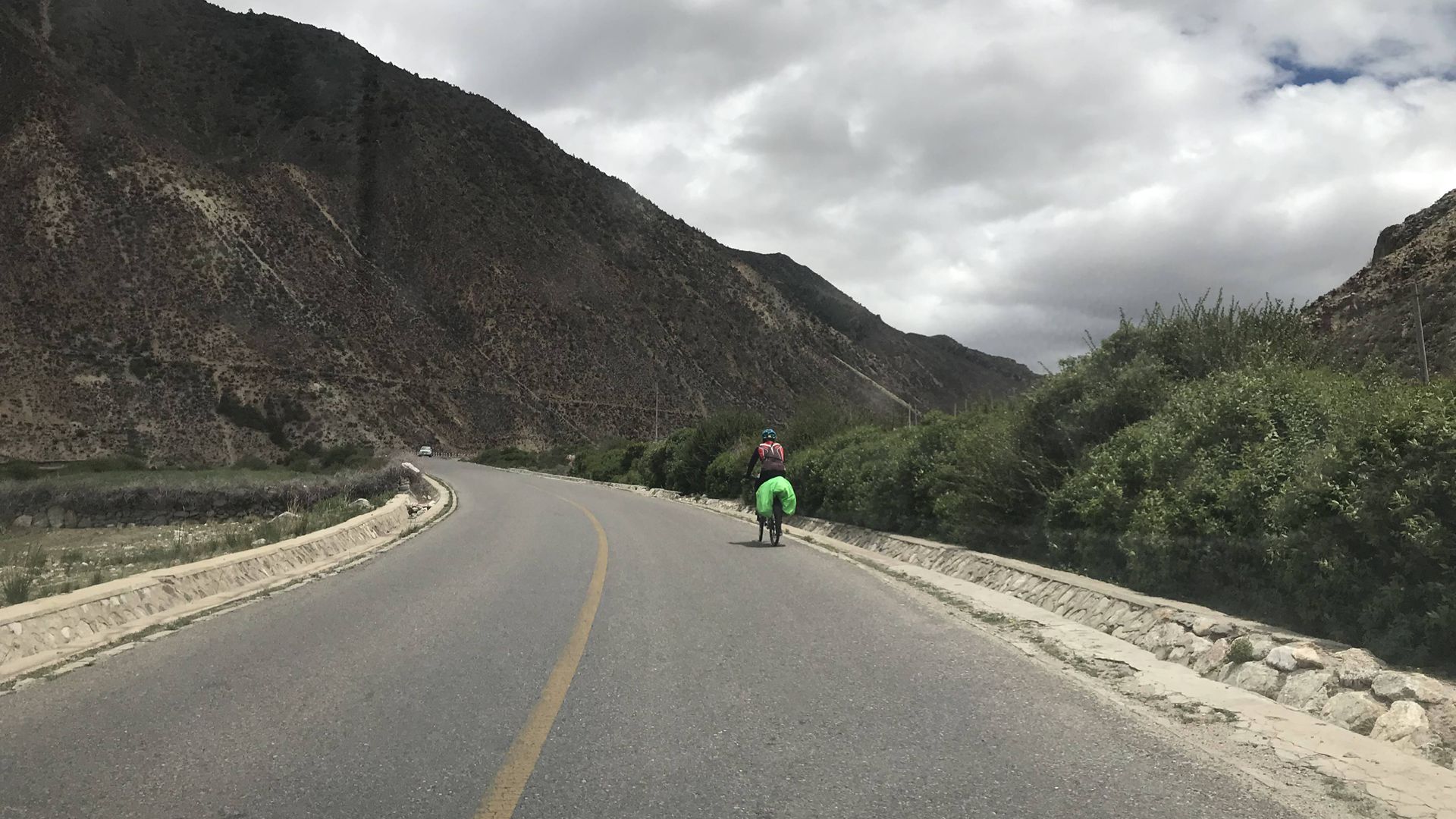 为什么感觉又遇到了之前在巴塘遇到的骑行哥