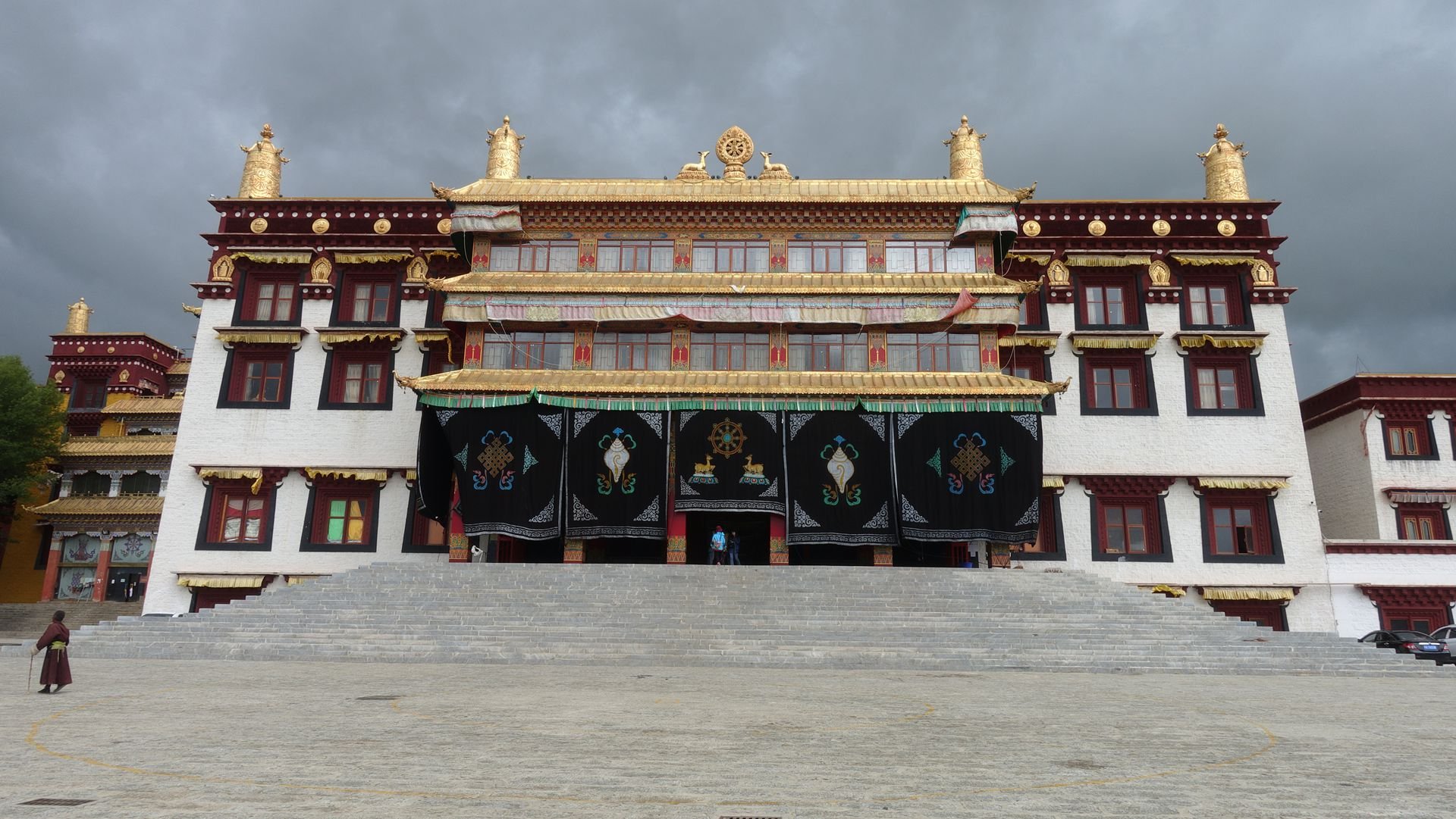 理塘寺