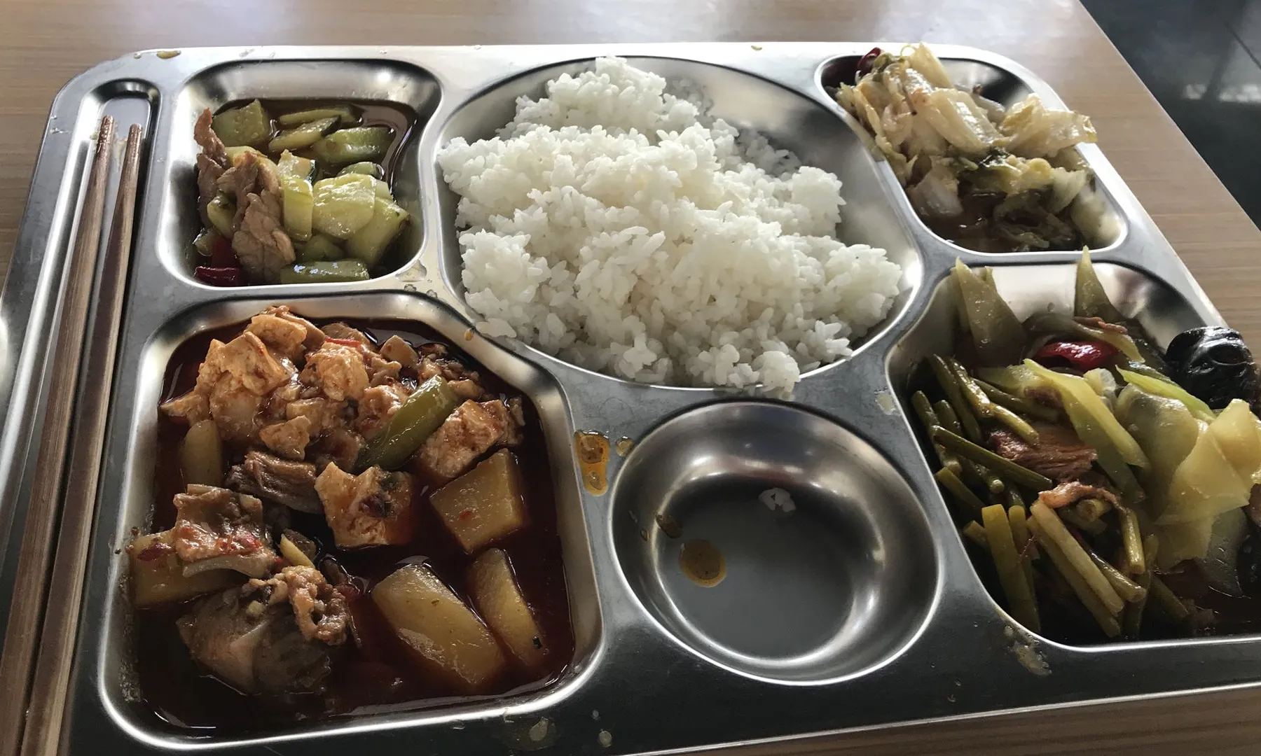 理塘吃饭