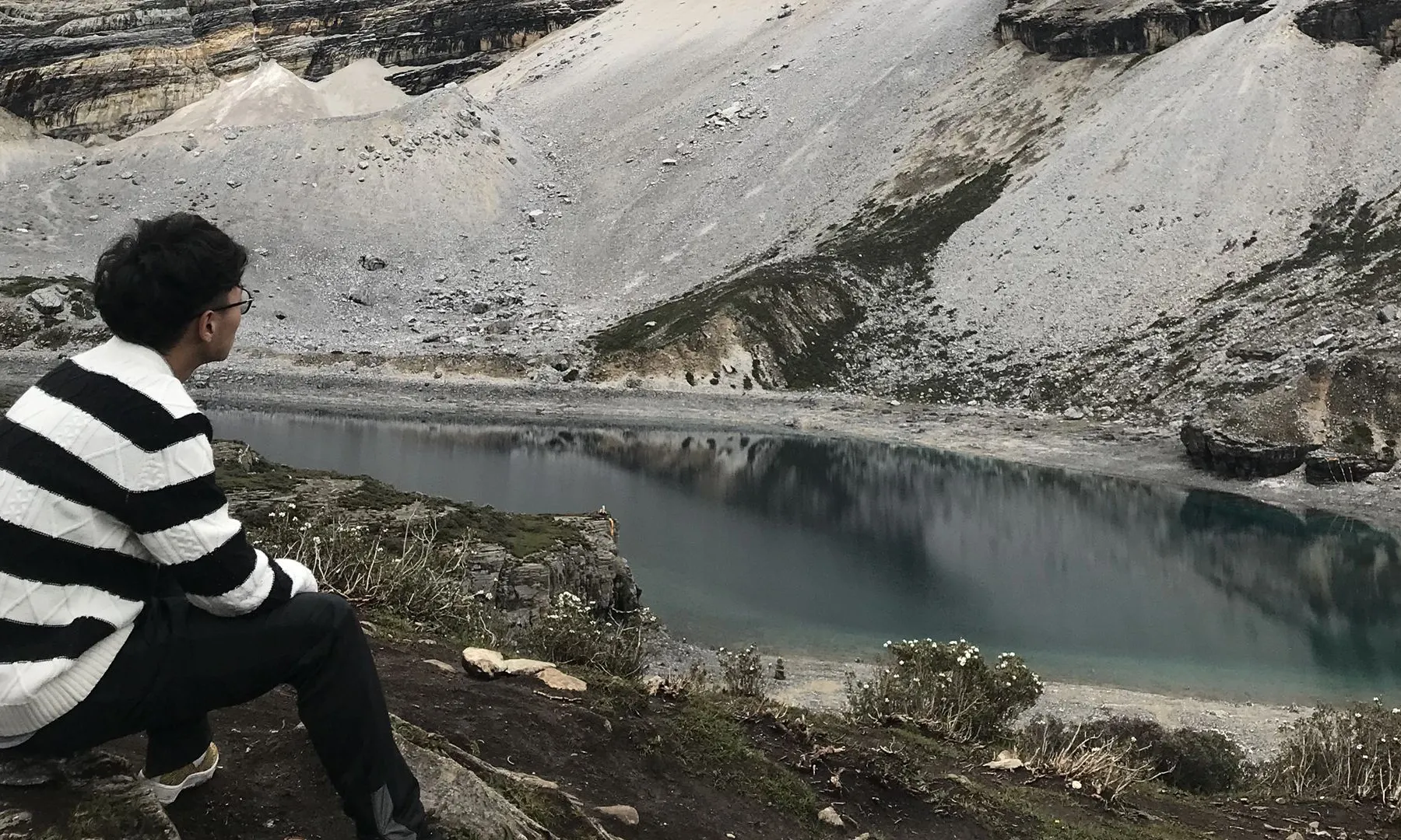 给小兄弟拍的五色海留影