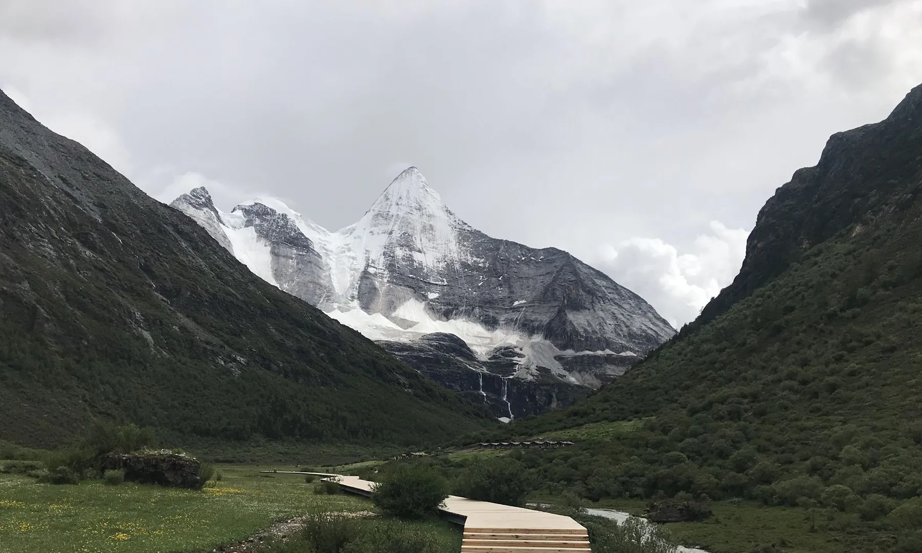 稻城亚丁景区徒步