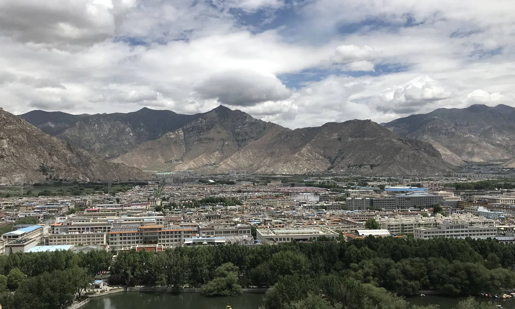 布达拉宫拍拉萨