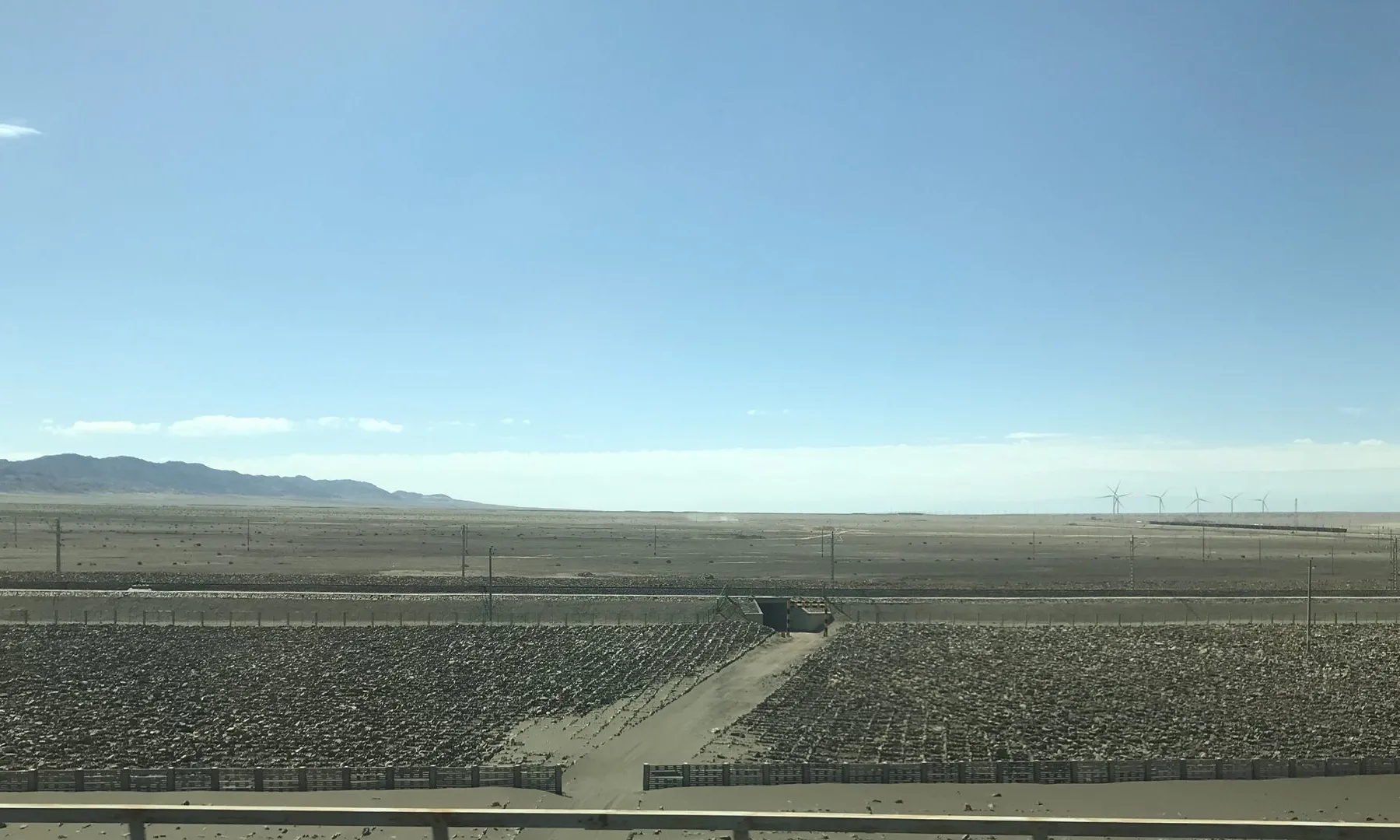 20180709格尔木到西宁的火车沿线