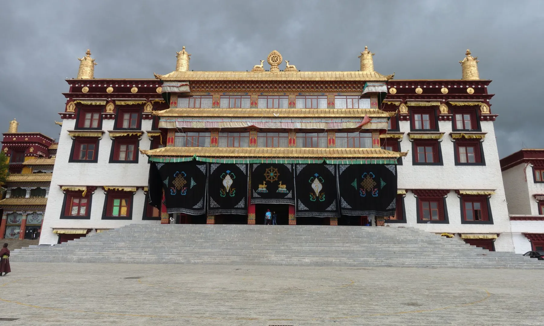 理塘寺