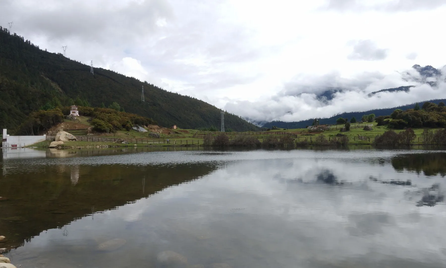 在旅游小镇里慢慢游