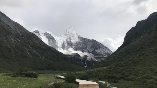稻城亚丁景区徒步
