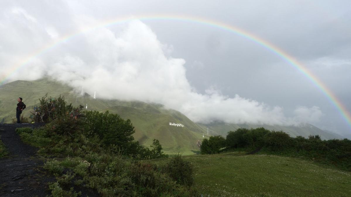 新都桥东边的彩虹