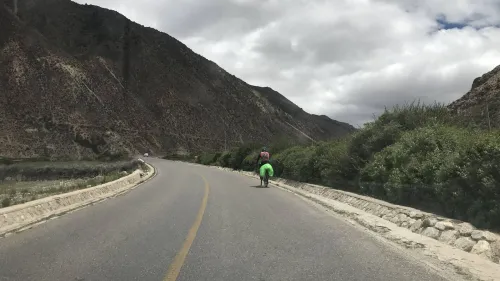 为什么感觉又遇到了之前在巴塘遇到的骑行哥