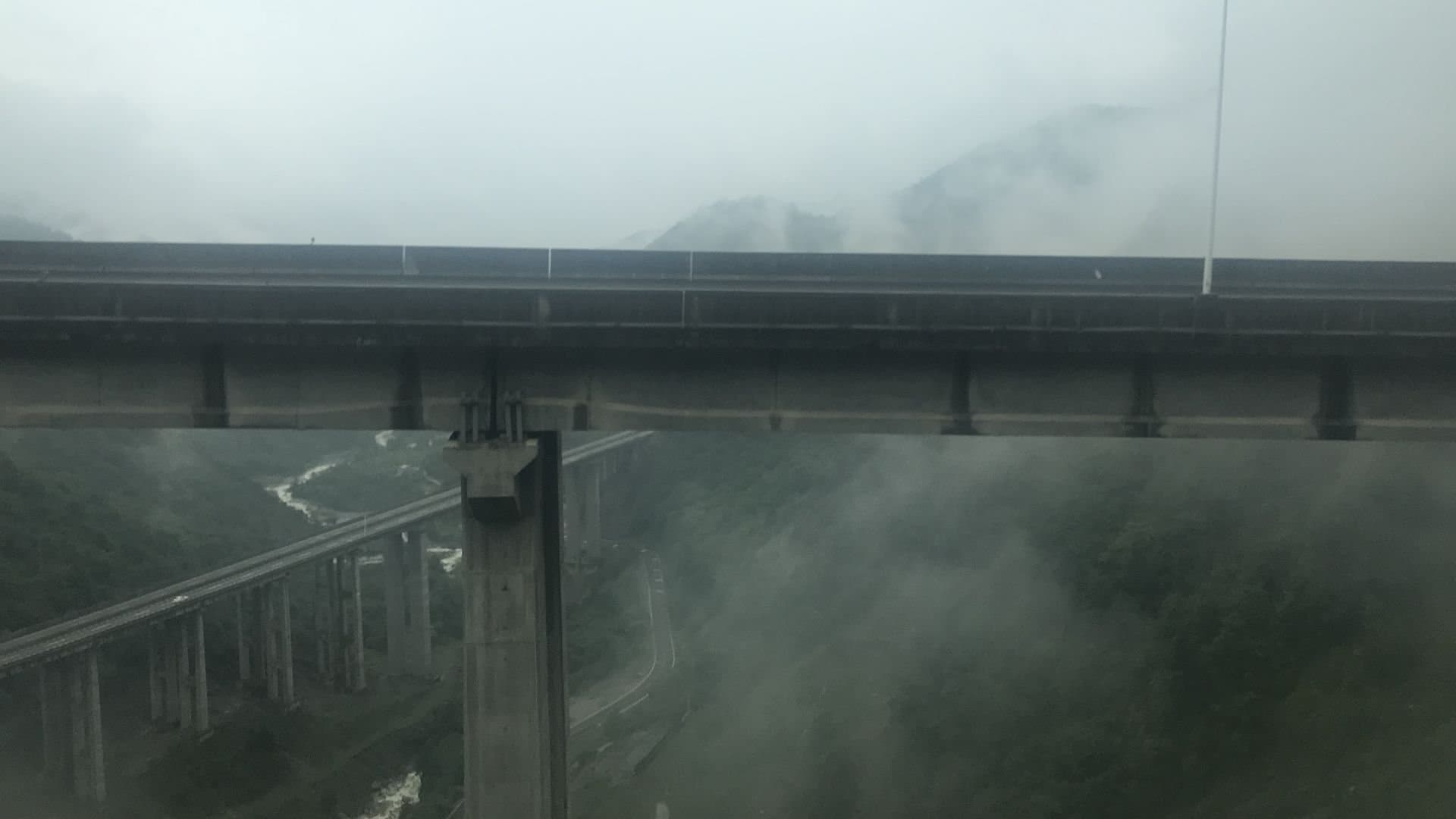 雅西高速-云端的高速公路