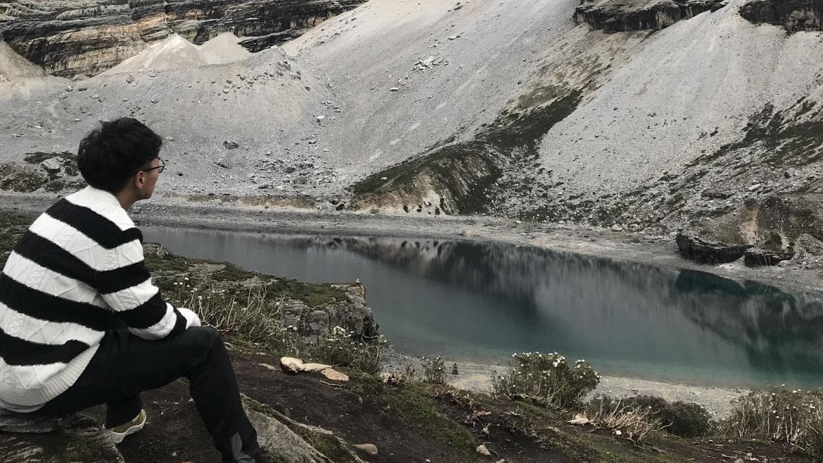 给小兄弟拍的五色海留影