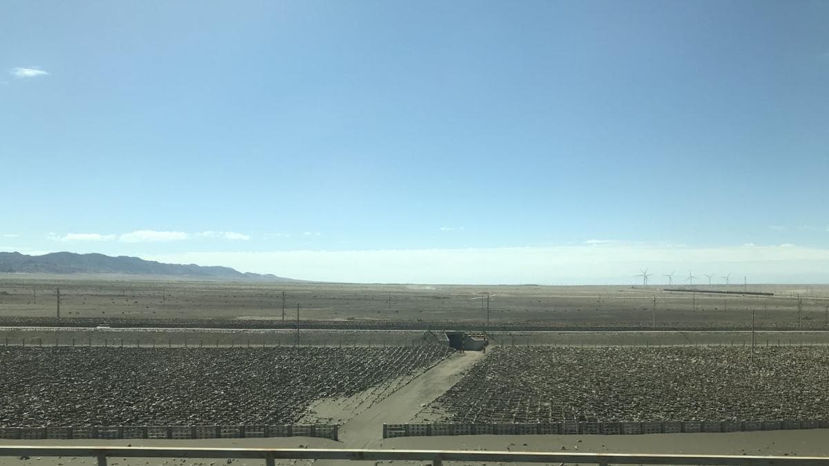 20180709格尔木到西宁的火车沿线