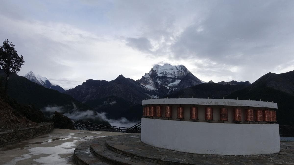 转经筒与仙乃日