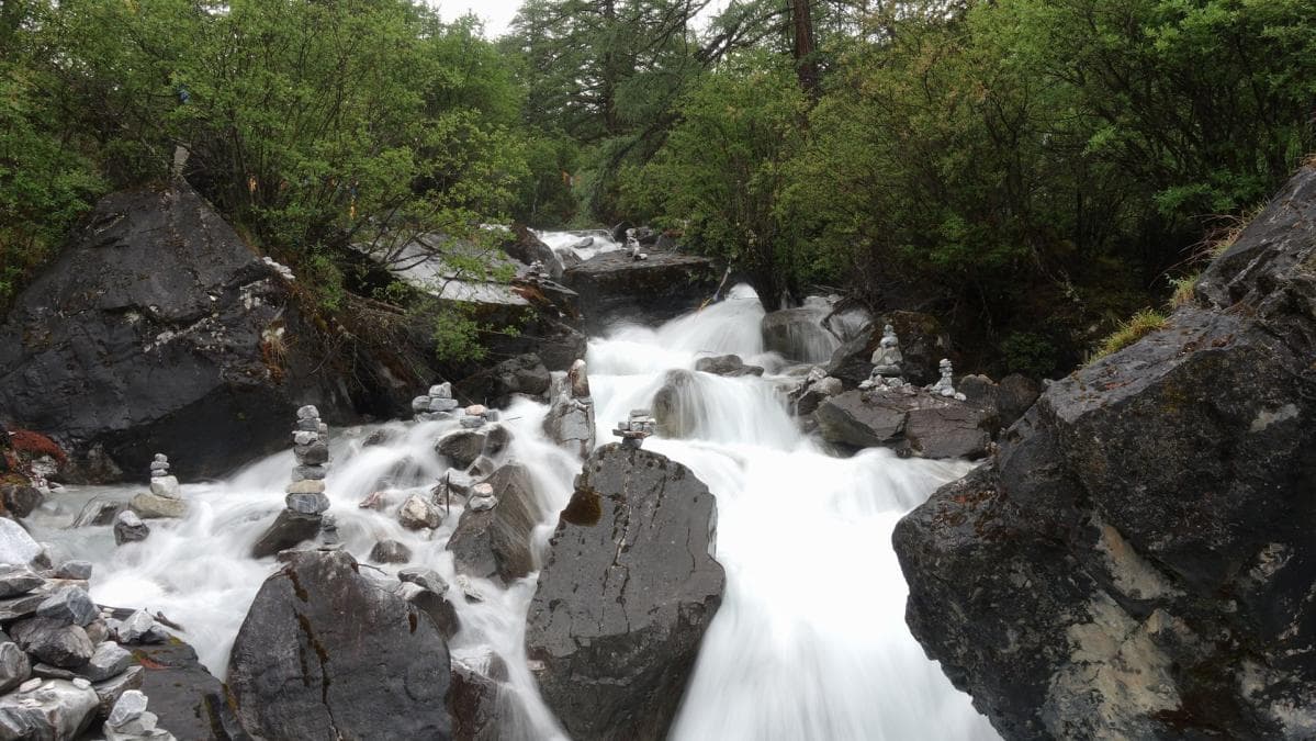 冲谷之水-稻城亚丁景区