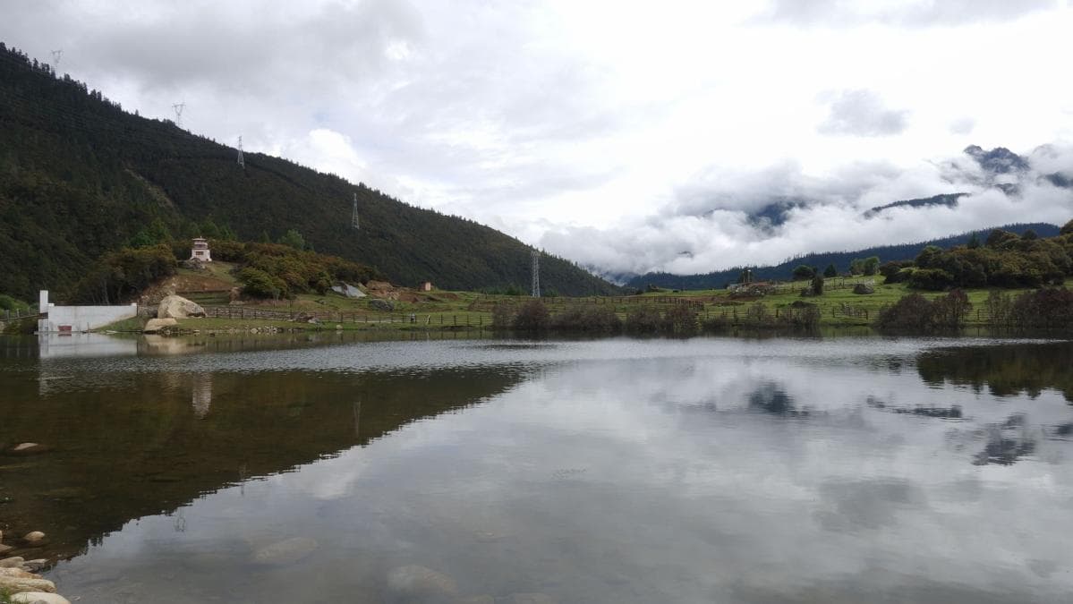 在旅游小镇里慢慢游